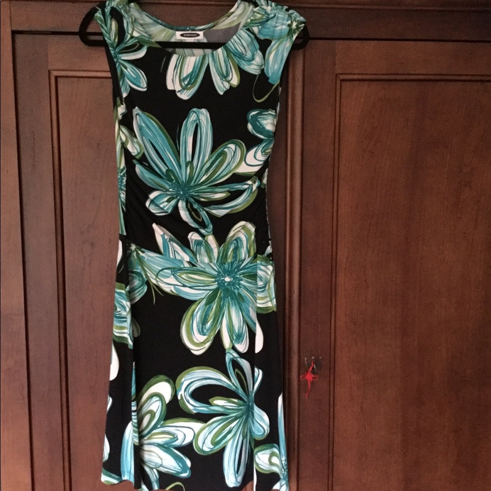 Sz 8, Black and Floral Dress.